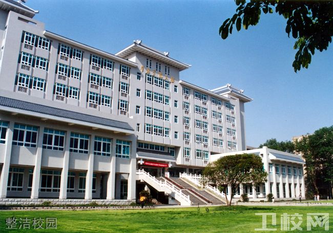 四川大学华西口腔医学院-整洁校园