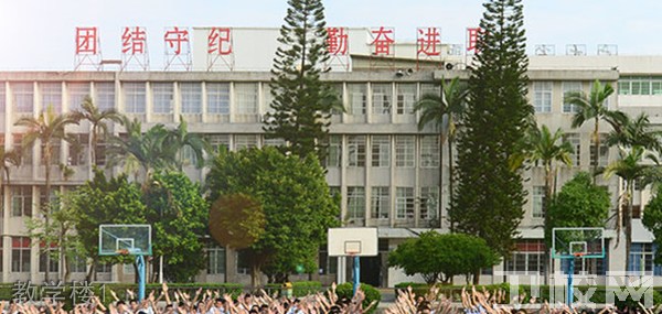 汝南县职业教育中心-环境3