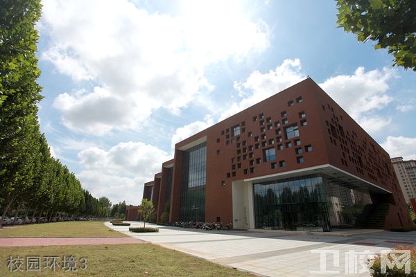鹤壁职业技术学院校园环境3